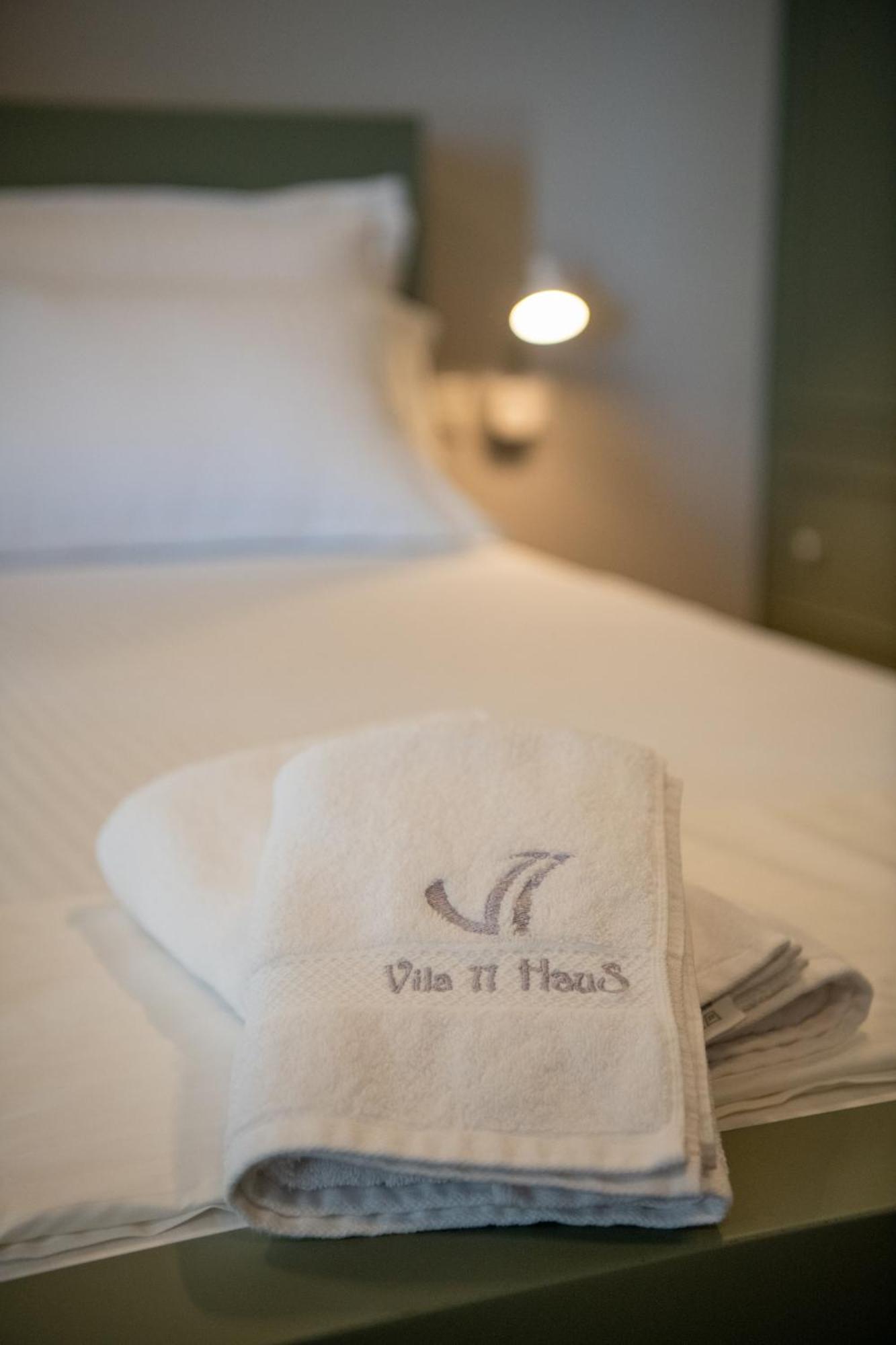 Hotel Vila 11 Durrës Buitenkant foto