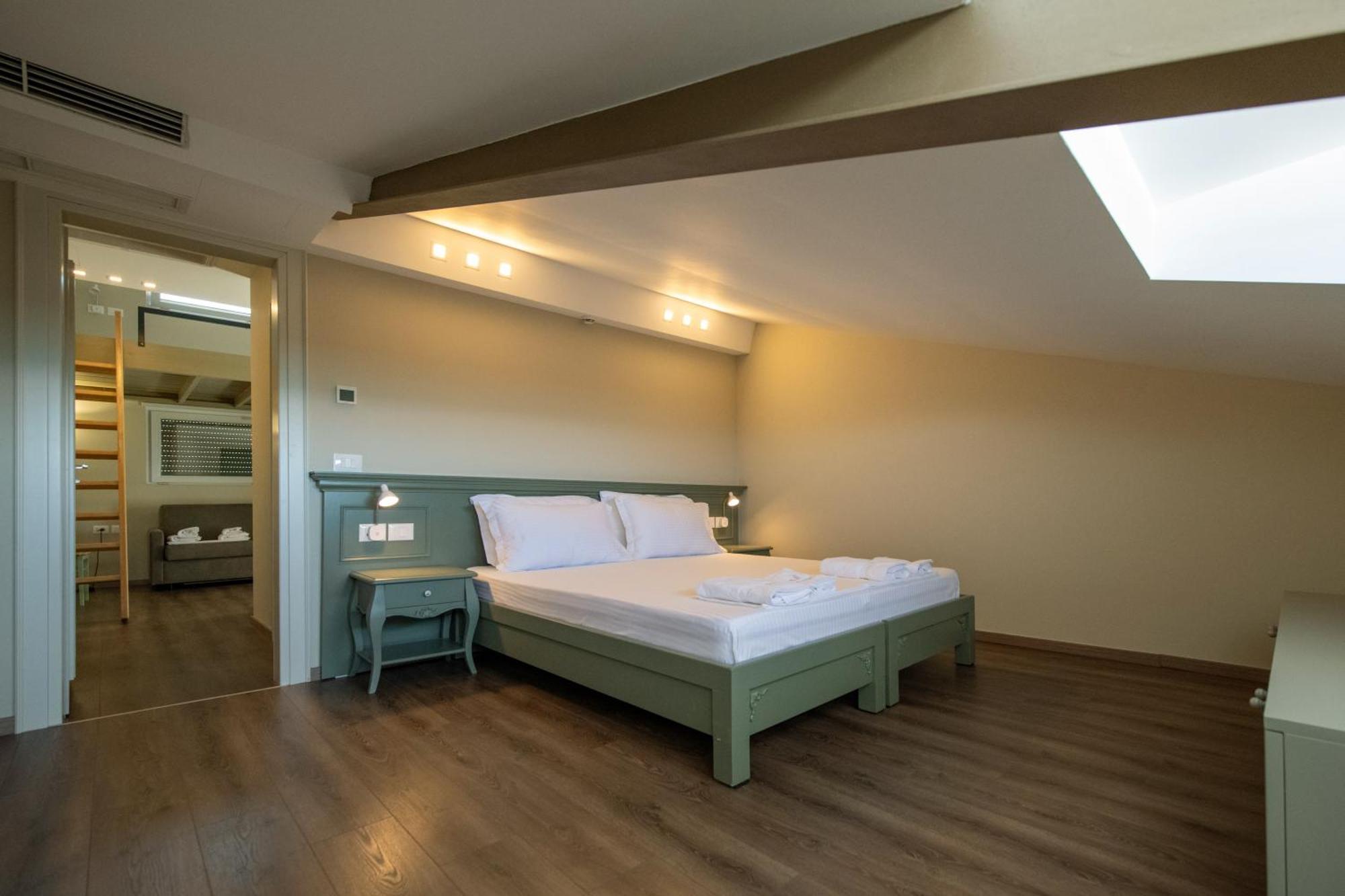 Hotel Vila 11 Durrës Buitenkant foto