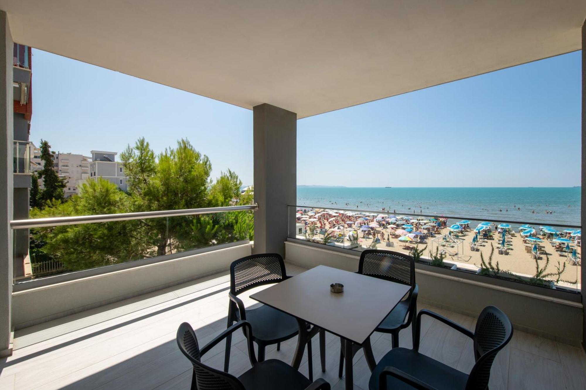 Hotel Vila 11 Durrës Buitenkant foto
