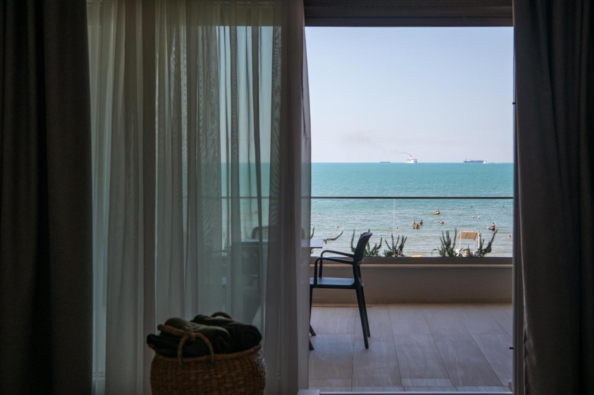 Hotel Vila 11 Durrës Buitenkant foto