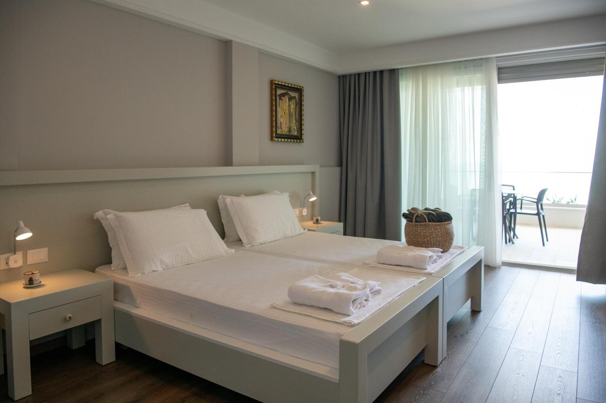 Hotel Vila 11 Durrës Buitenkant foto