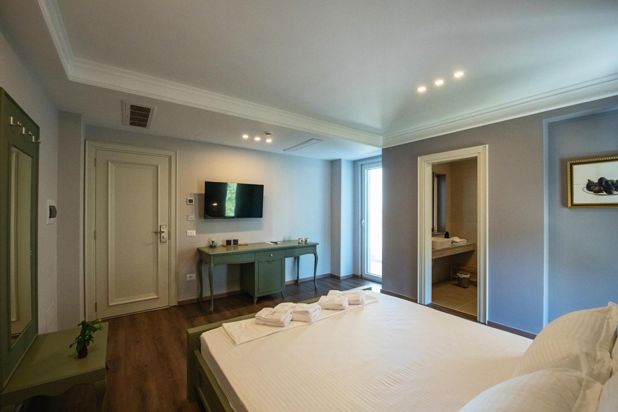 Hotel Vila 11 Durrës Buitenkant foto